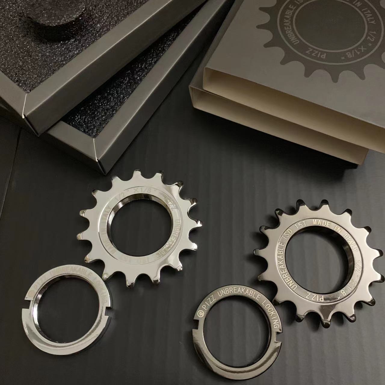 「高評価！」注目のレビュ PIZZ UNBREAKABLE COG – PIZZBIKES キーホルダー・アクリルキーホルダー